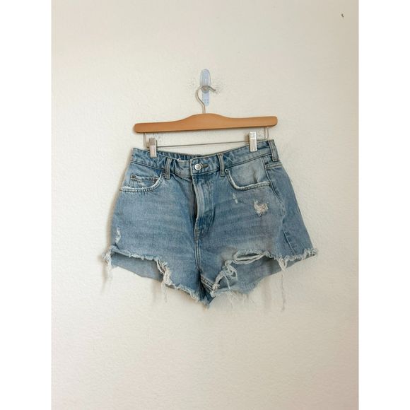 Zara Pants - Zara lightwash distressed high rise shorts size 6